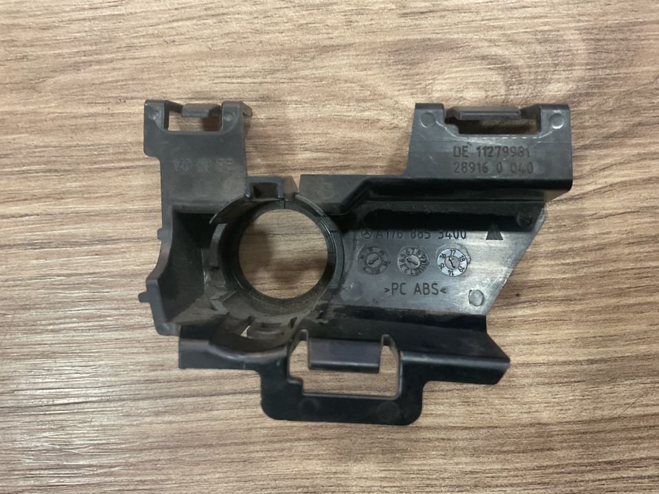 A1768853400 ÖN TAMPON PDC DESTEK BRAKETİ SAĞ ÇIKMA ORJİNAL