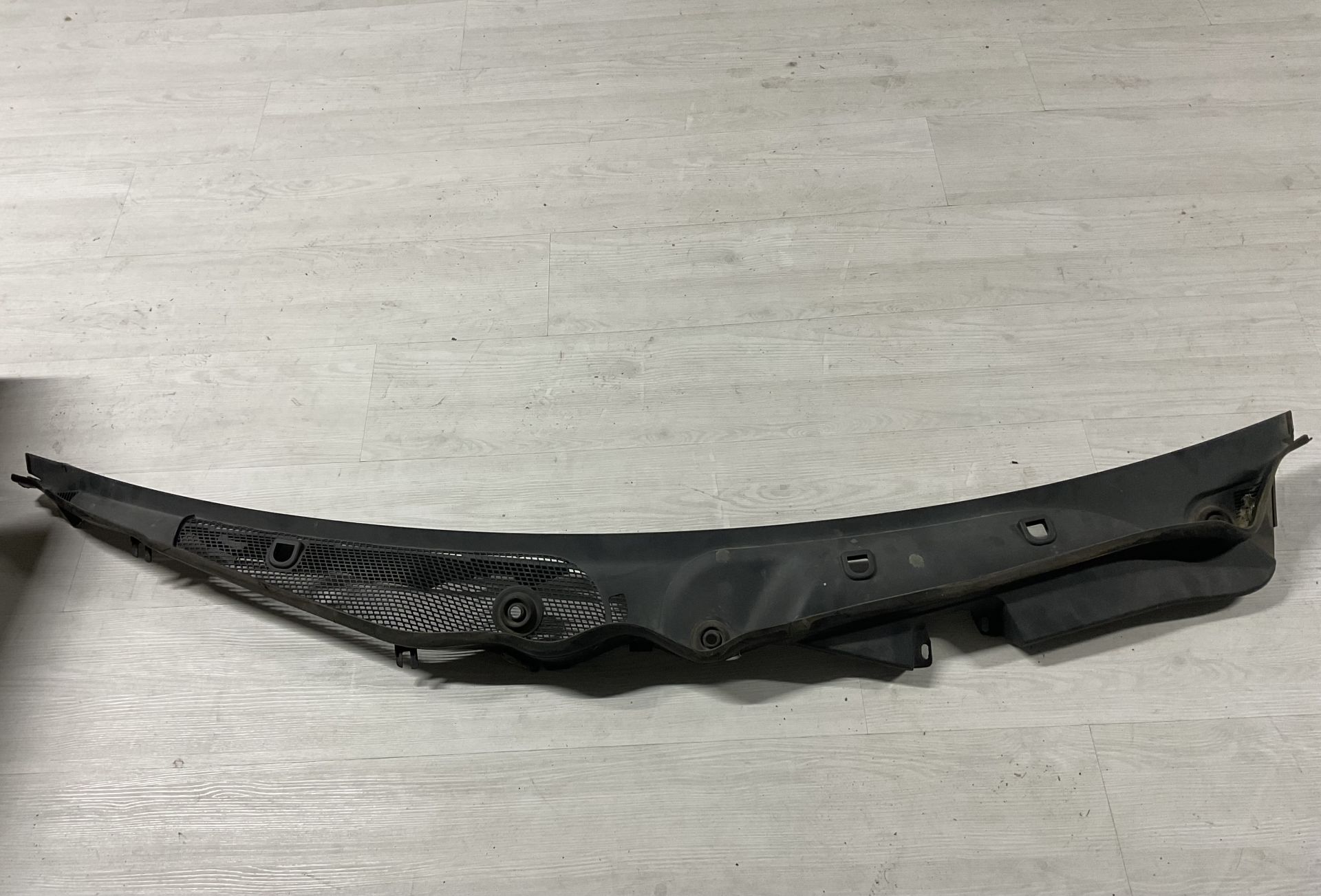 A2128300013 MERCEDES W212 ÖN CAM SİLECEK BAKALİTİ ÇIKMA ORJİNAL