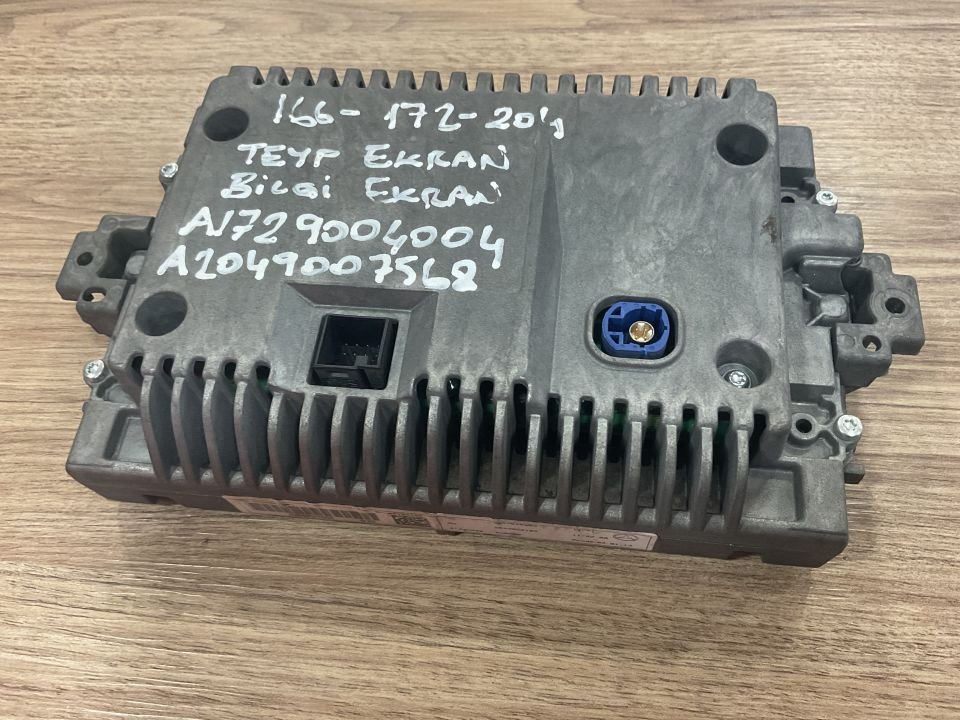 A2049007508 MERCEDES W204 C KASA EKRAN ÇIKMA ORJİNAL