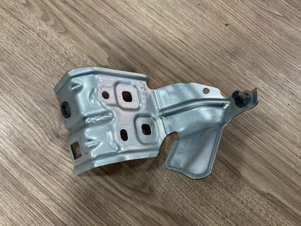 A1188804300 MERCEDES W118 SOL ÖN ÇAMURLUK TUTUCUSU SIFIR ORJİNAL