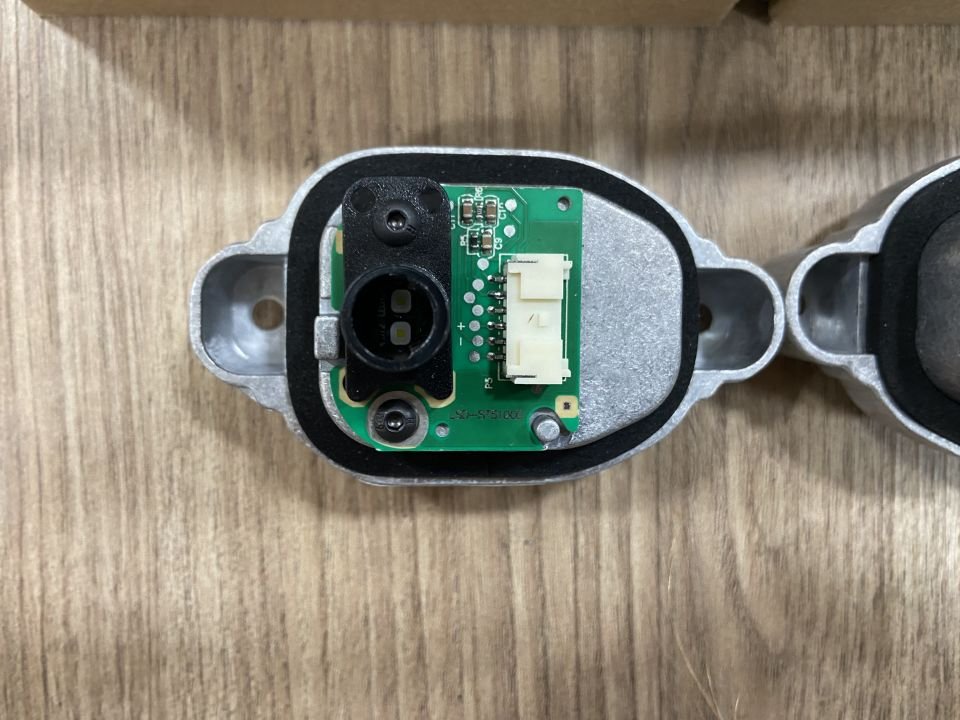 63117419610 7419610 -6 PİN BMW F30 LCİ ALT LED BEYNİ SIFIR Y.S 25€