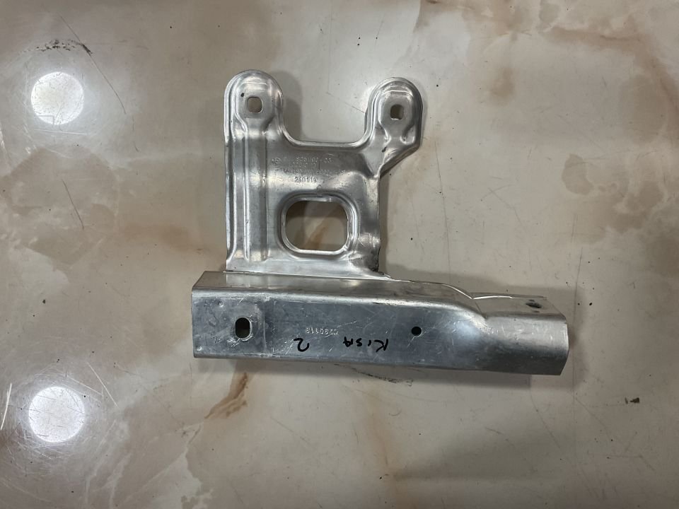 51118051190 8051190 BMW F20 F30 ÖN PANEL DEMİR AYAĞI ÇIKMA ORJİNAL