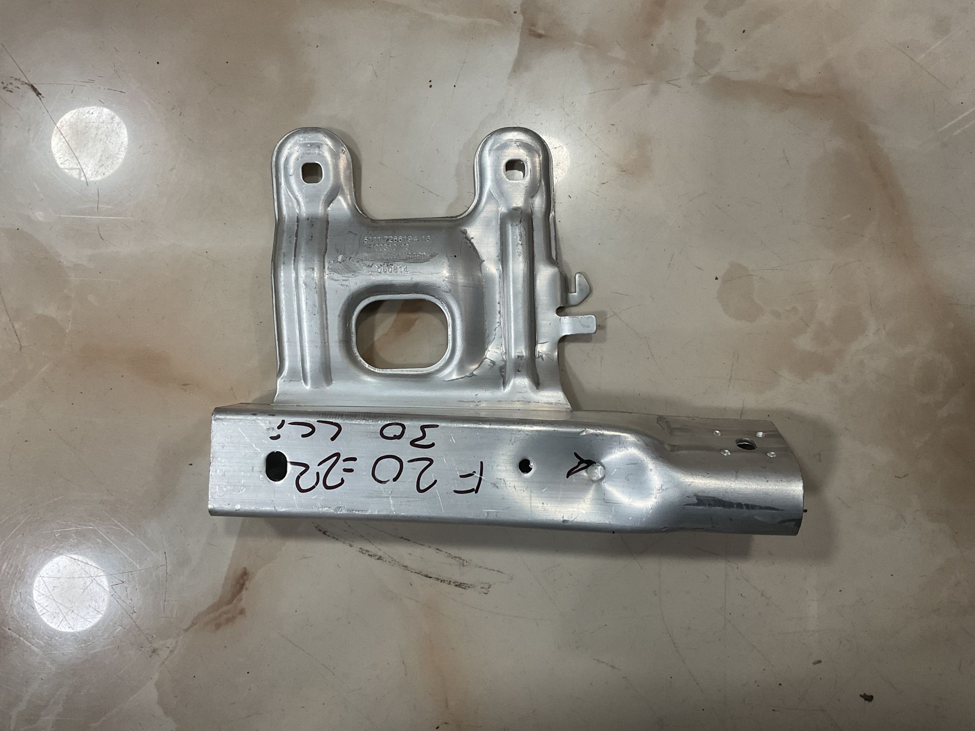 51117266194 7266194 BMW F20 F21 F22 F23 F30 F31 F35 LCİ SOL ÖN PANEL BAĞLANTI AYAĞI SIFIR Y.S