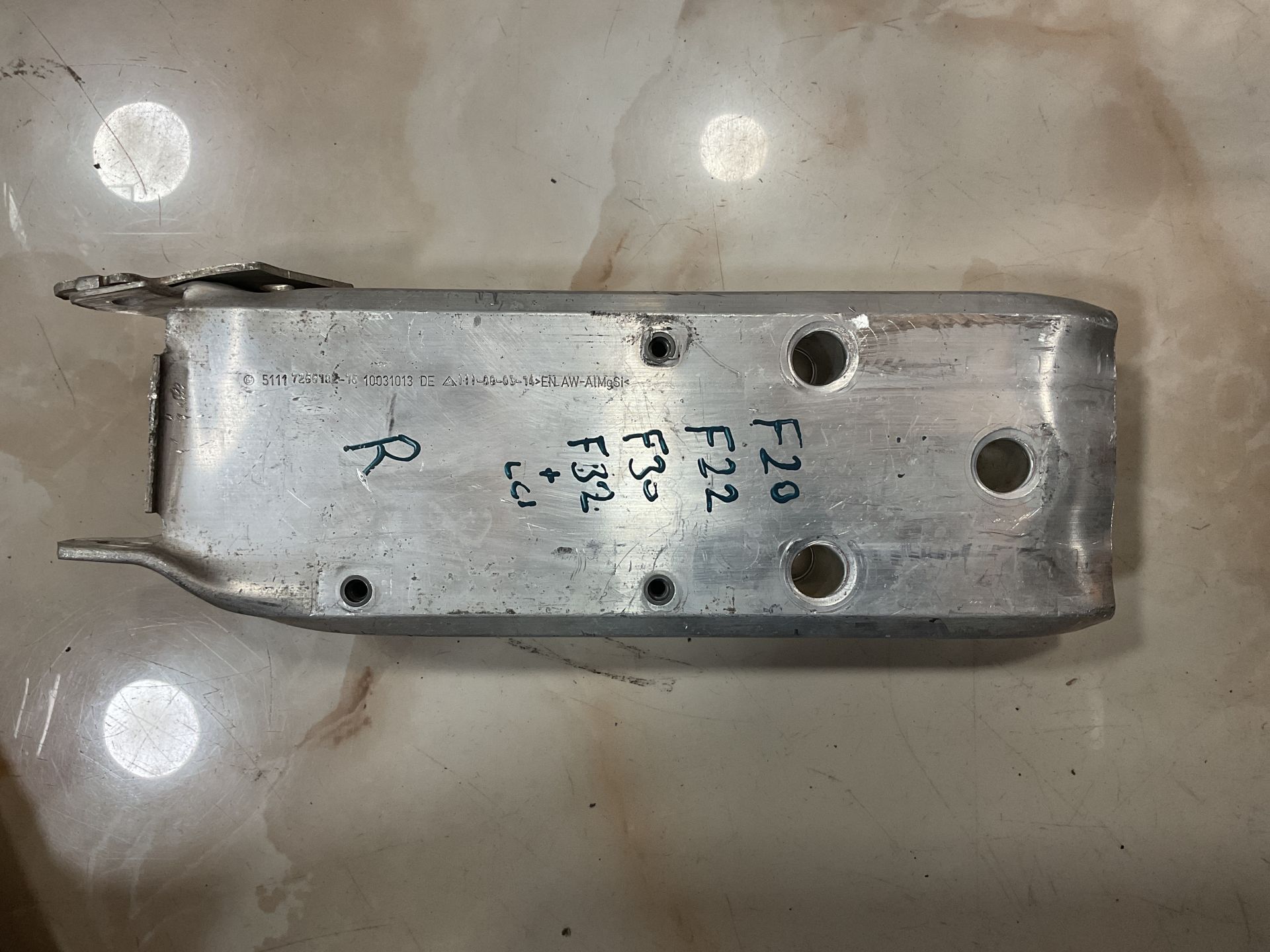 51117266192 BMW F20 F22 F30 F32 SAĞ TAMPON İÇ DEMİR AYAK
