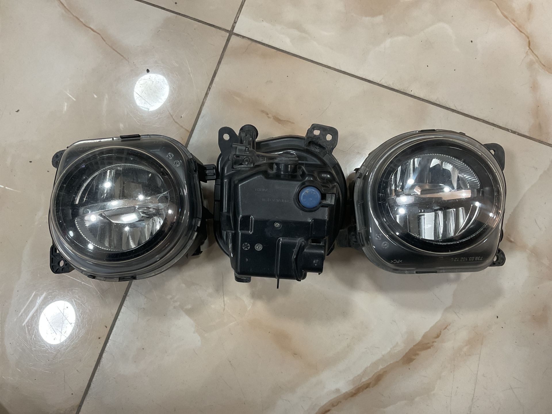 7560300000 BMW F10 SOL SİS FARI ÇIKMA ORJİNAL