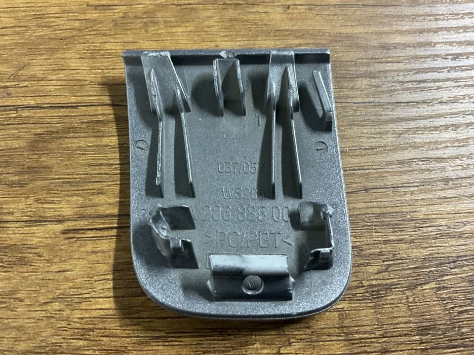 A2068850001 MERCEDES W206 ÖN TAMPON ÇEKİ DEMİR KAPAĞI ÇIKMA ORJİNAL