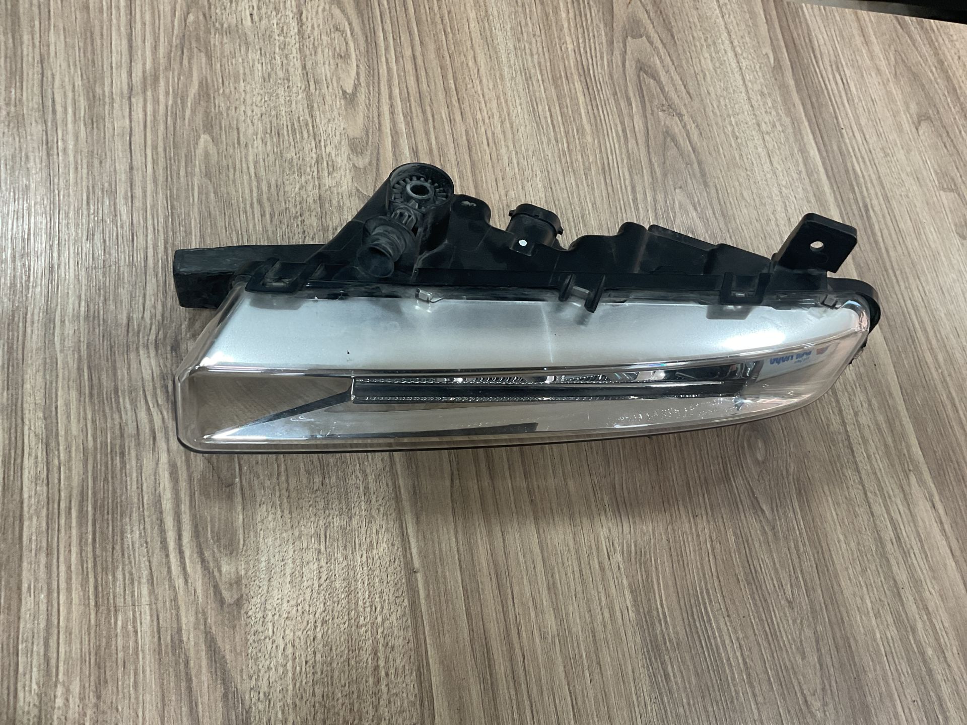 7349132 BMW G30 SAĞ SİS FARI ÇIKMA ORJİNAL