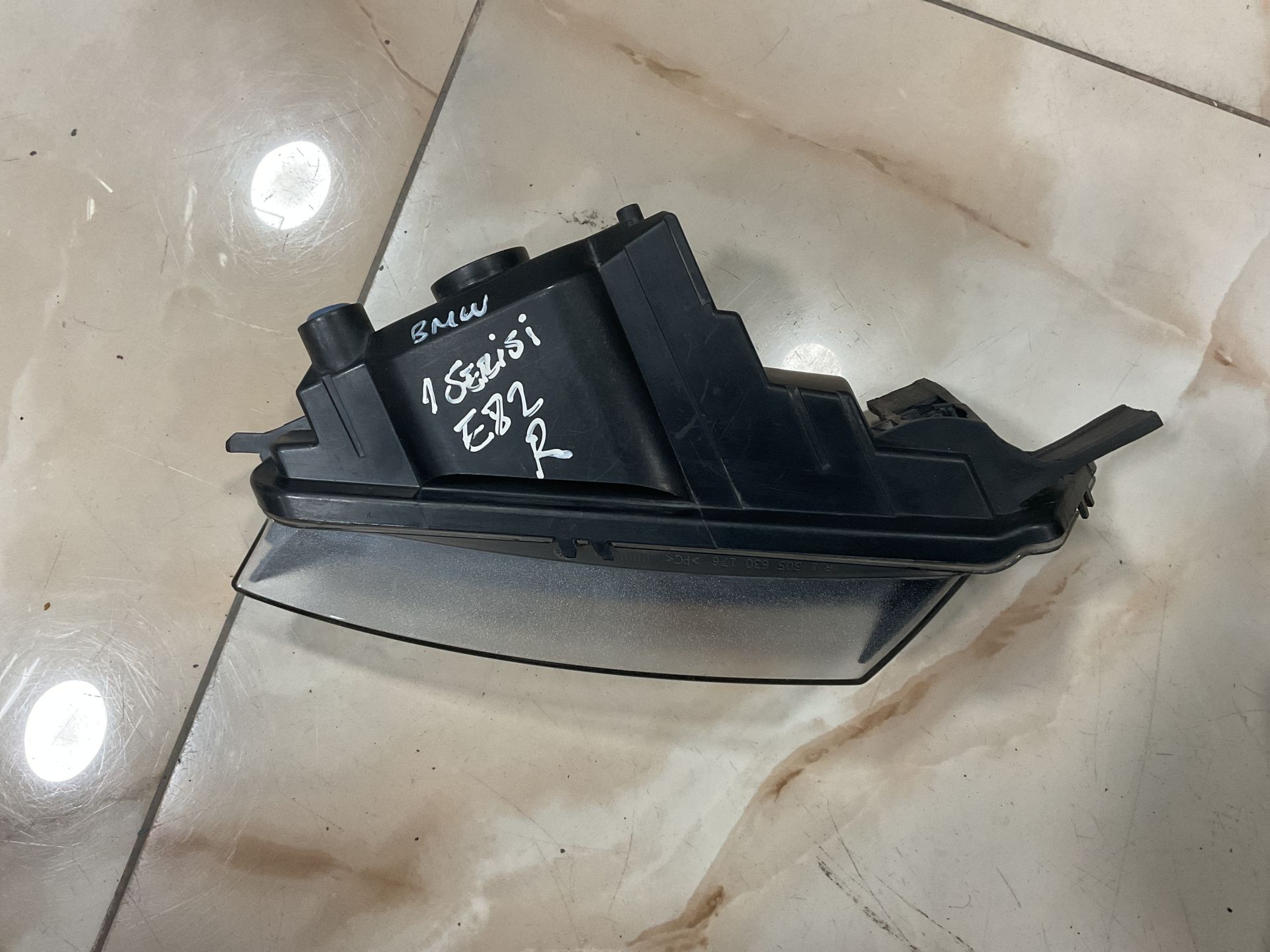 0305084002 1305236323 BMW E82 E87 SAĞ SİS FARI ÇIKMA Y.S