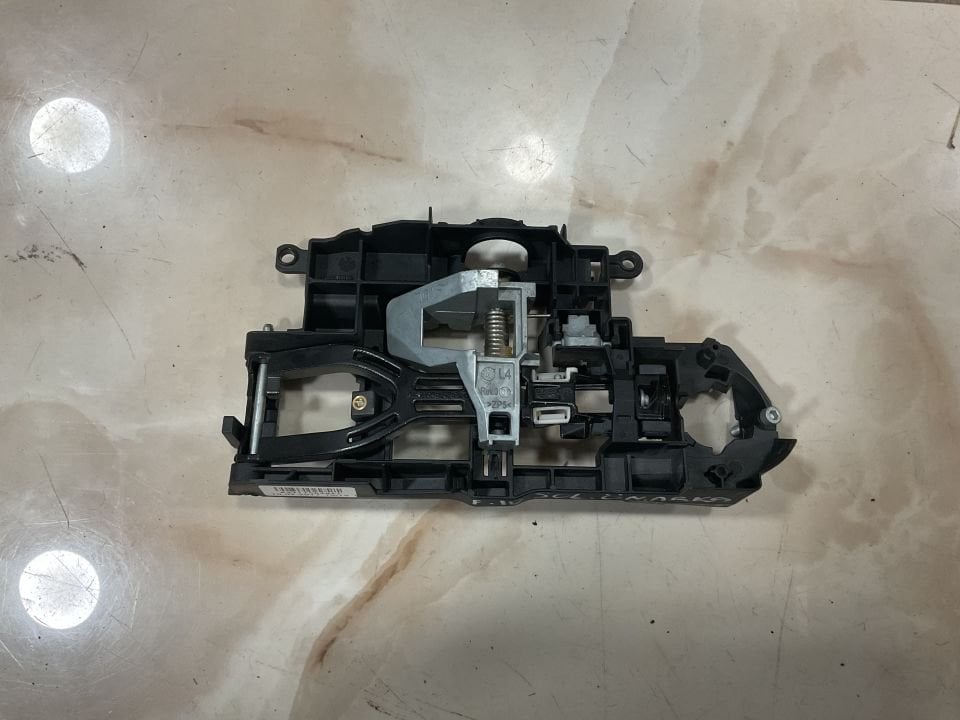 X3717564911 BMW F10 SOL ÖN ARKA KAPI KİLİT MEKANİZMASI ÇIKMA ORJİNAL