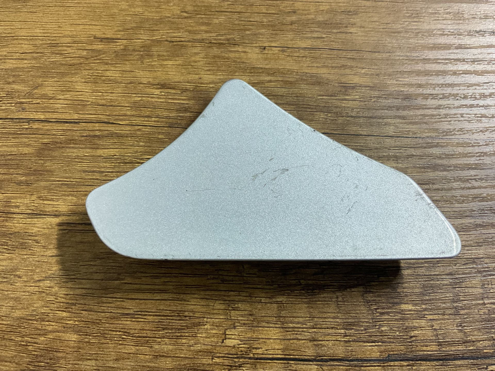 A2308850681 MERCEDES W230 ÖN ÇEKİ DEMİR KAPAĞI ÇIKMA ORJİNAL