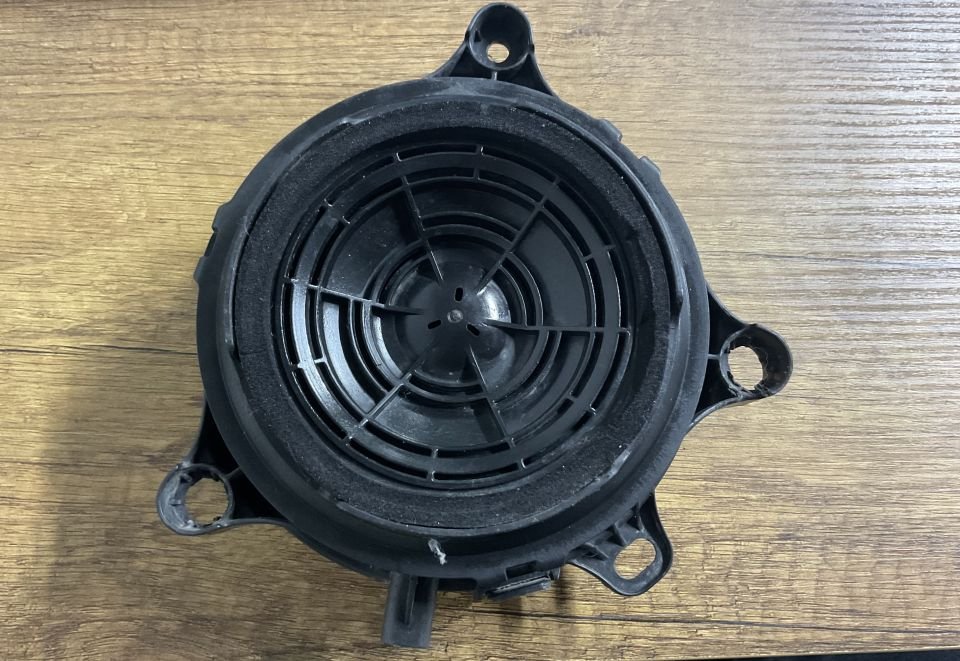 1671113-00-B TESLA MODEL Y YAYA UYARI HOPARLÖRÜ ÇIKMA ORJİNAL