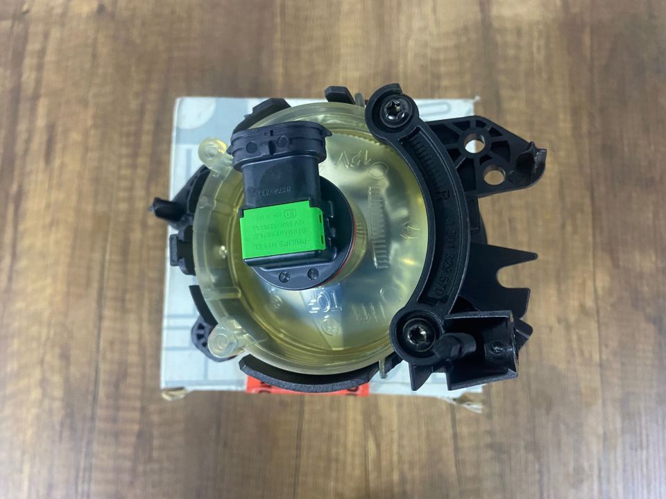 A2518200856 MERCEDES W156 W164 W169 W204 W207 W212 W216 W217 W221 W245 W451 SAĞ  SİS FARI SIFIR ORJİNAL