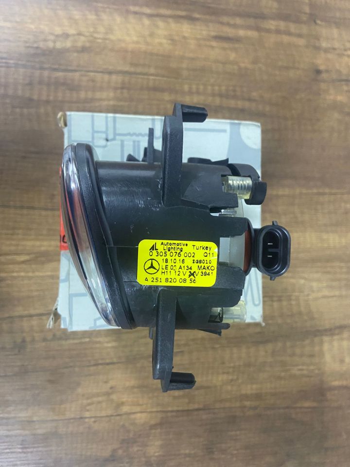 A2518200856 MERCEDES W156 W164 W169 W204 W207 W212 W216 W217 W221 W245 W451 SAĞ  SİS FARI SIFIR ORJİNAL