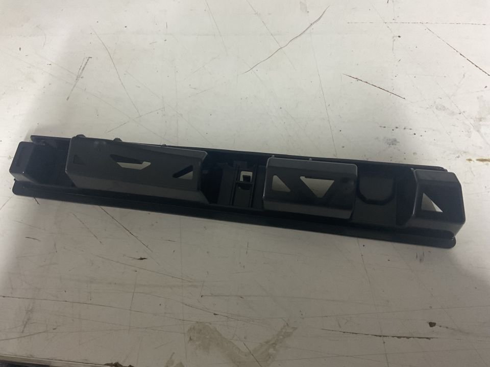 A2236983500 MERCEDES W223 ÖN SOL TRİM MONTAJ RAYI SIFIR ORJİNAL