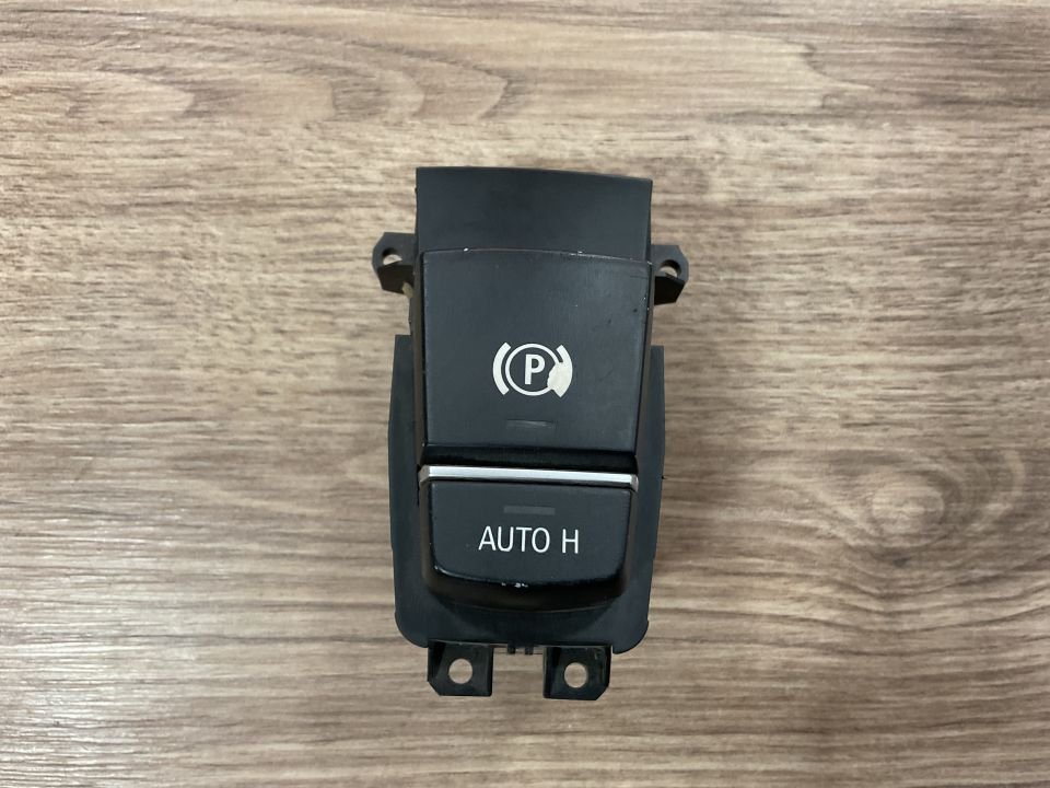 61319217594 9217594 BMW F06 F10 F11 F12 F13 F18 F25 F26 EL FRENİ PARK DÜĞMESİ ÇIKMA ORJİNAL