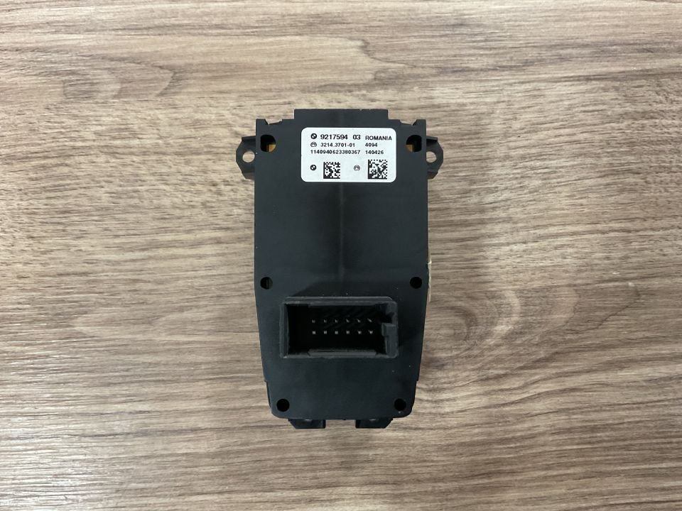 61319217594 9217594 BMW F06 F10 F11 F12 F13 F18 F25 F26 EL FRENİ PARK DÜĞMESİ ÇIKMA ORJİNAL