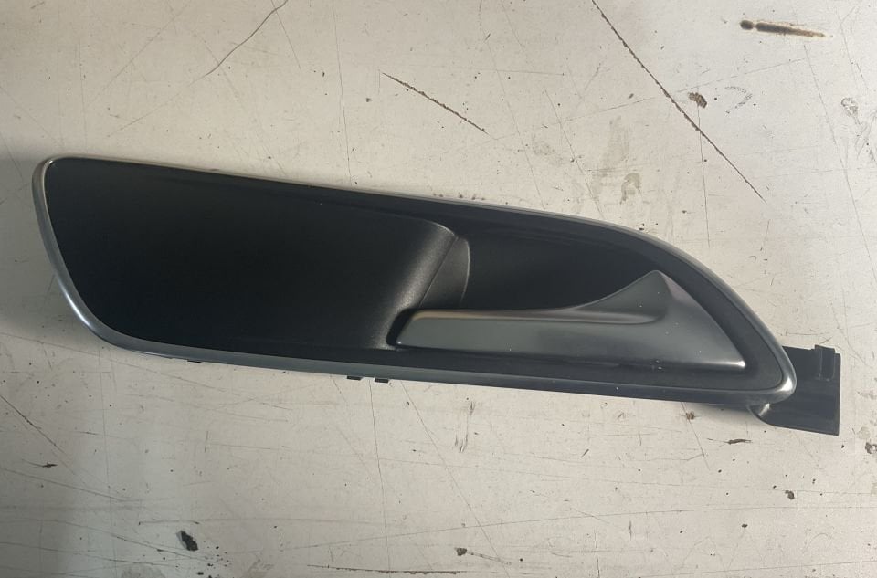 A2467201248 MERCEDES CLA200 B180 ÖN SAĞ KAPI İÇ AÇMA KOLU SIFIR ORJİNAL