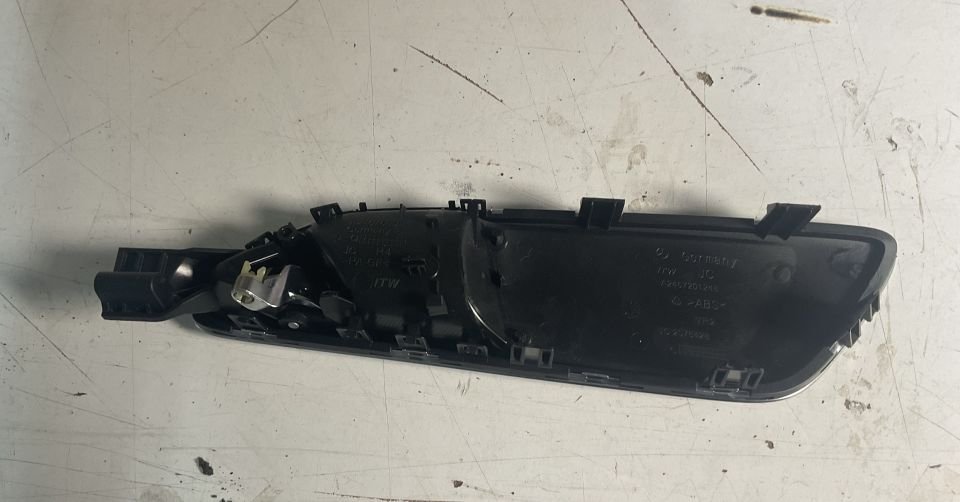 A2467201248 MERCEDES CLA200 B180 ÖN SAĞ KAPI İÇ AÇMA KOLU SIFIR ORJİNAL